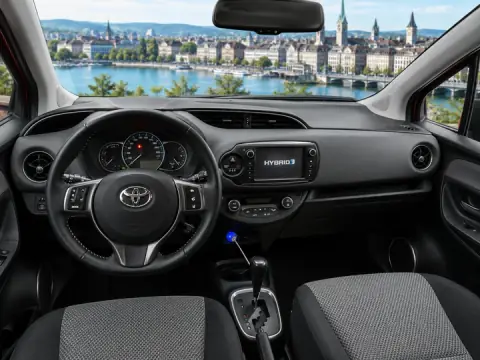 Toyota Yaris Hybrid, Innenraum
